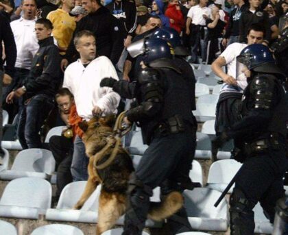 napad-policije-na-navijace-Rijeke