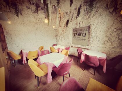 Povijest prostitucije u FiumeRijeci. Pogledajte sačuvani cjenik javne kuće La Grotta u Starom gradu