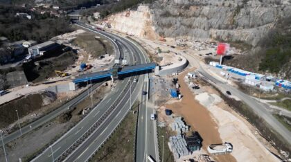 Čvor Orehovica nadvožnjak u bojama HNK Rijeke glavni ulaz izlaz smjer Zagreb (3)