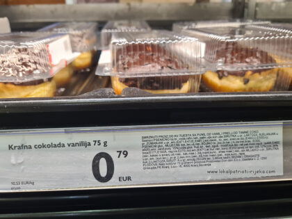 SMRZNUTI KRUH, KRAFNE , PECIVA Znate li što jedete u trgovačkim centrima lokalaptrioti