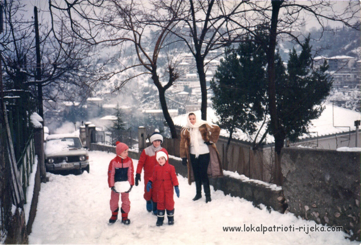 Snijeg 28 cm kozala ulica Kalvarija 15.01.1985.