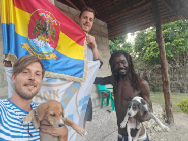 Riječka trobojnica u Tanzaniji, na otoku Mafia