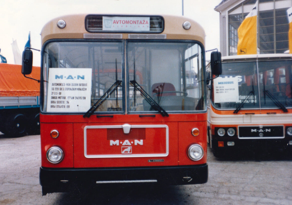 Autobus MAN SG 220 (Avtomontaža) harmonika sajam beograd 1985