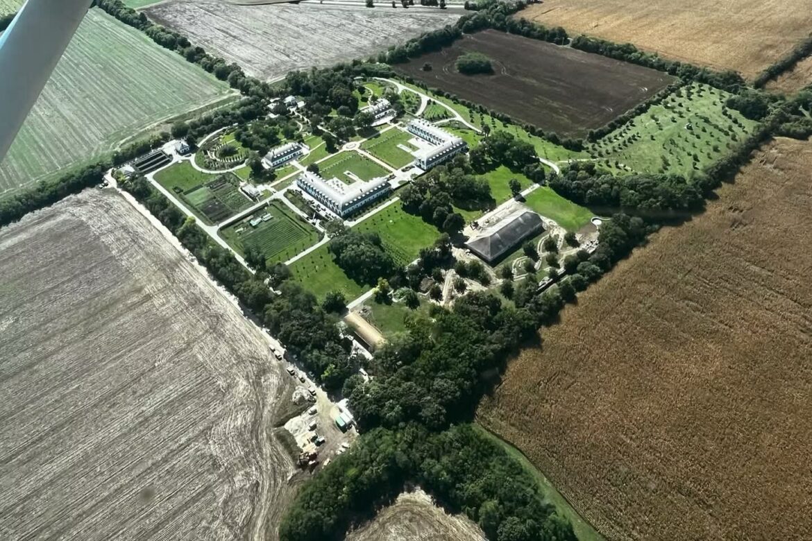 16 godina Orbana država na začelju EU, prijatelji među najbogatijima Imanje Orban Mađarska