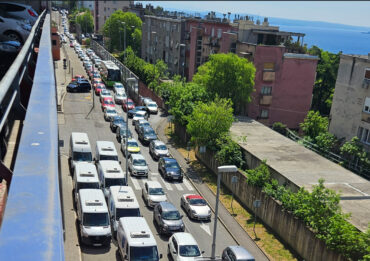 Homo si tećRijeka Run zablokirao istočni prilaz gradu