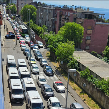 Homo si tećRijeka Run zablokirao istočni prilaz gradu