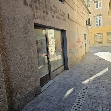 Janeza Trdine 9A Nekrentine država Stari grad prazan 7 godina Rijeka Hrvaska